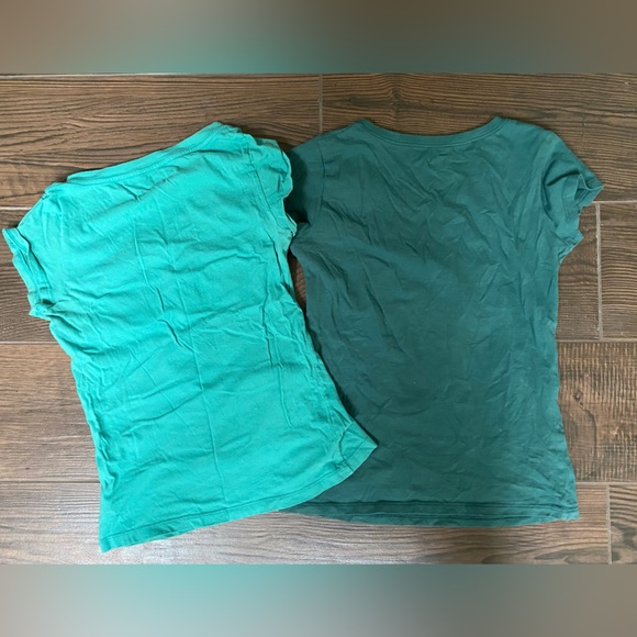 Lot of Christmas Tees - Picture 3 of 6